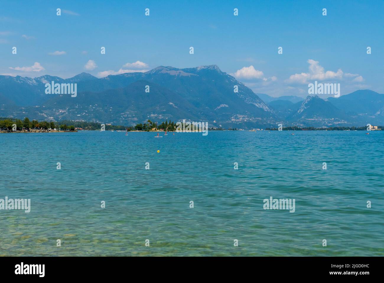 Insel di san biagio in der Bucht von Manerba im Gardasee Stock Photo