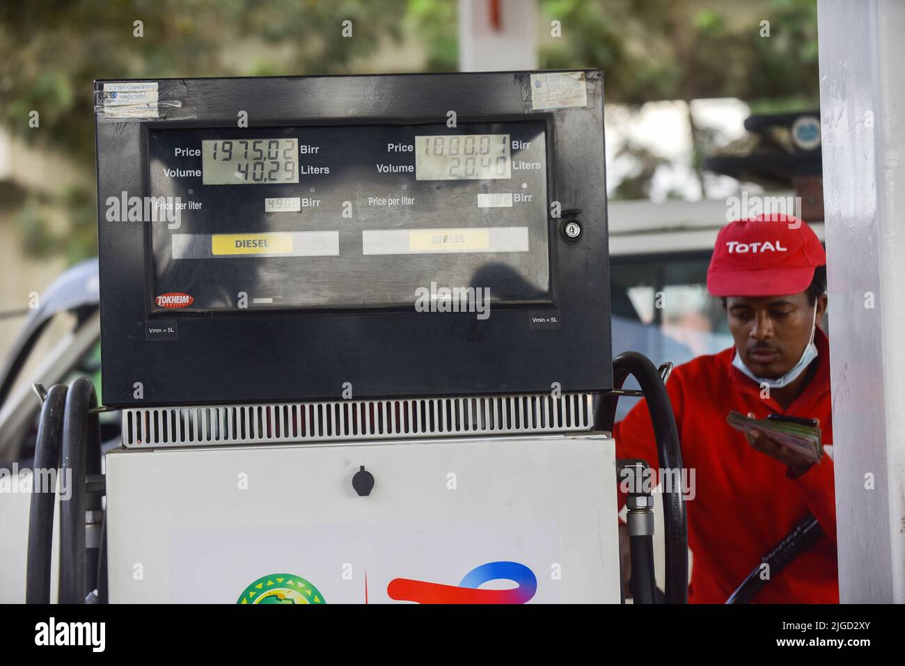 Addis Ababa, Ethiopia. 8th July, 2022. A staff member works at a gas