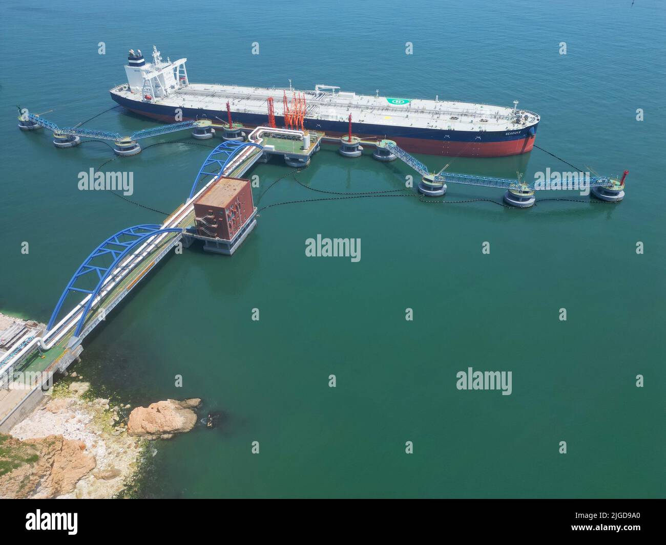 Нефтедобыча индии. Туапсе порт нефтеналивной терминал. Транспортировка нефти в китае. Нефтеналивной терминал сша. Транспортировка нефти в китае.