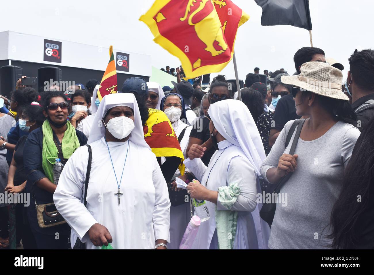Colombo, Sri Lanka. 9th July 2022. Catholic Nuns. Thousands of protesters stormed the Sri Lankan president's official residence, president's secretariat, prime minister's official residence and set fire to the prime minister's private residence as anger intensified over the country's worst economic crisis in seven decades. People from all over the country gathered at the Galle Face green in protest which went on into the night. Credit: Majority World CIC/Alamy Live News Stock Photo