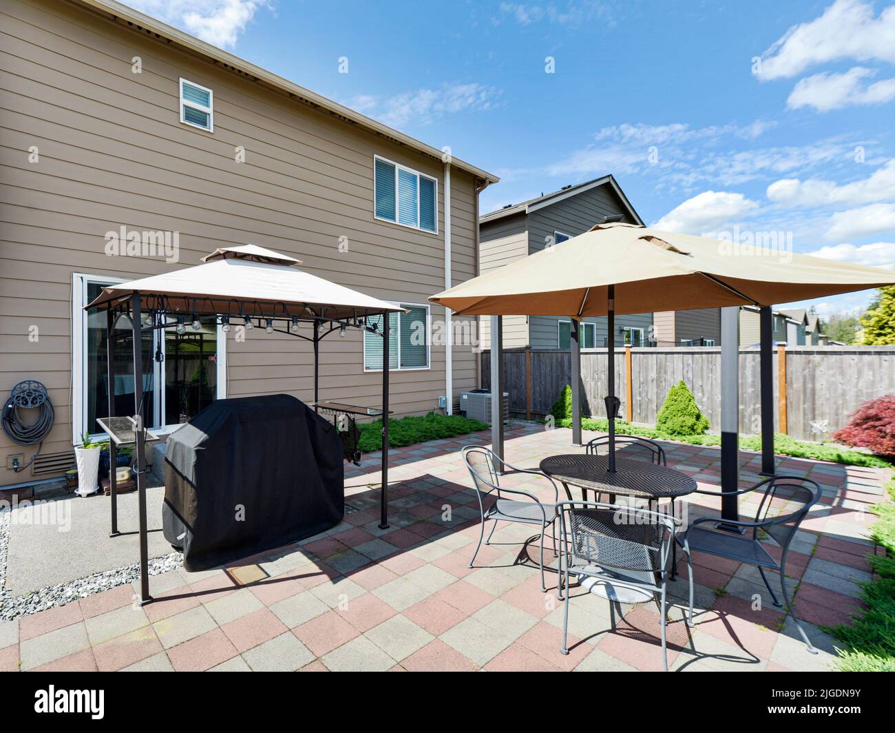 Motel residential backyard patio exterior Stock Photo Alamy