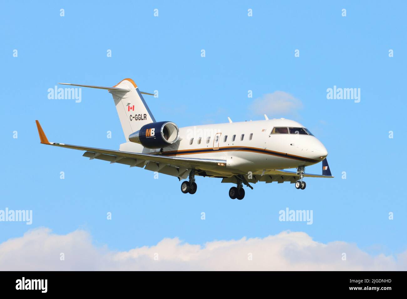 Bombardier Challenger 604, C-GGLR, landing at Stansted Airport, Essex, UK Stock Photo