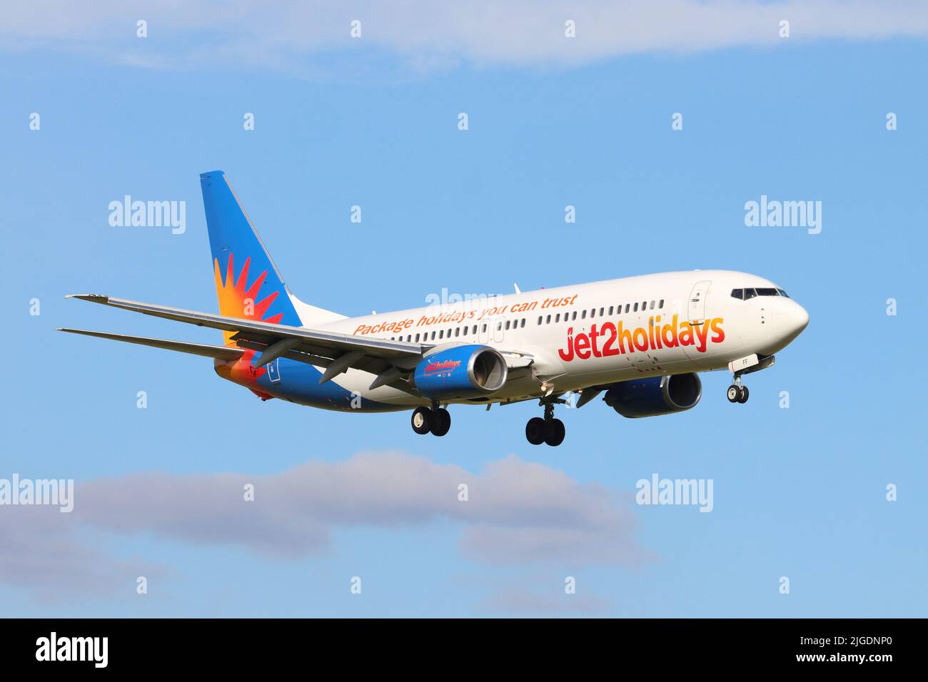 Jet2holidays, Boeing 737 G-GDFF, landing at Stansted Airport, Essex, UK Stock Photo