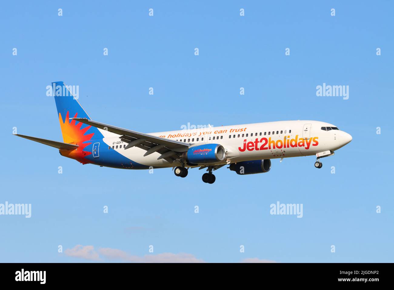 Jet2holidays, Boeing 737 G-GDFF, landing at Stansted Airport, Essex, UK Stock Photo