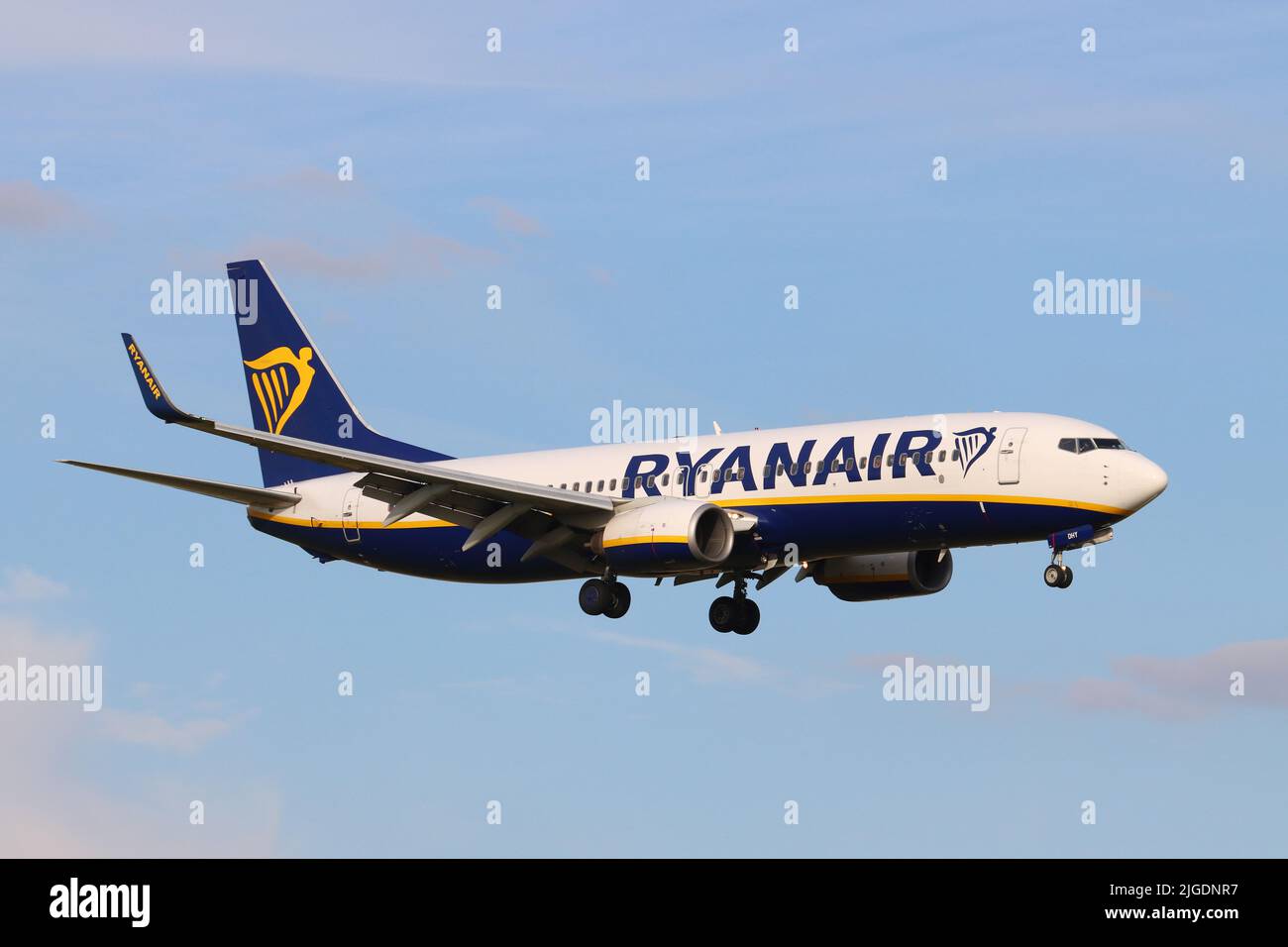 Ryanair, Boeing 737 EI-DHY, landing at Stansted Airport, Essex, UK Stock Photo