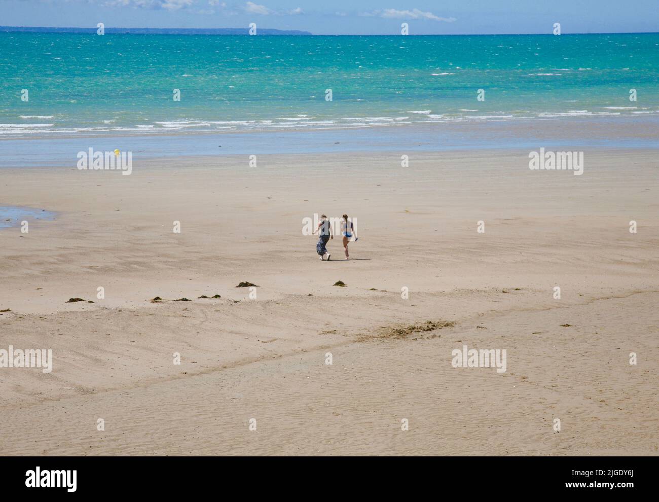 Beautiful ladies hi-res stock photography and images - Alamy