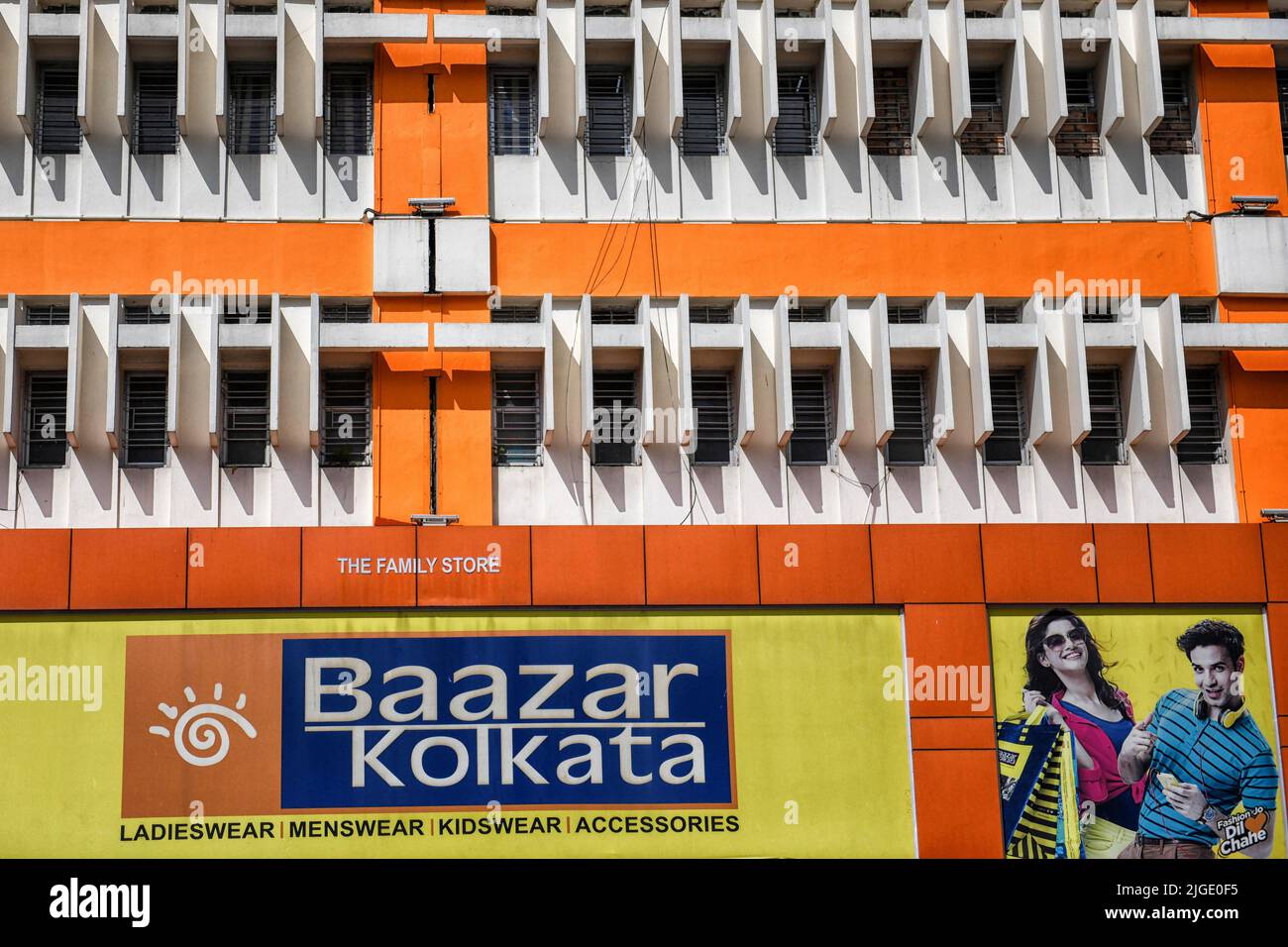 Kolkata, India. 09th July, 2022. Exterior view of Sealdah Railway Station which is getting renovated post lock down and a major part has been booked by one of the largest retail mall Baazar kolkata. Sealdah Junction is one of the India's major railway terminal serving the city of Kolkata. (Photo by Avishek Das/SOPA Images/Sipa USA) Credit: Sipa USA/Alamy Live News Stock Photo