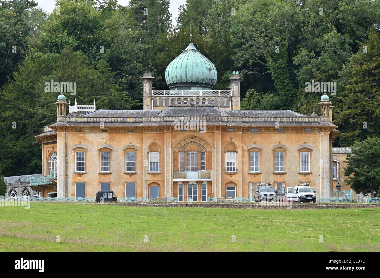 Sezincote House is a property built in the Neo-Mughal style of architecture which lies off the A44 near Moreton in Marsh, Gloucestershire Stock Photo