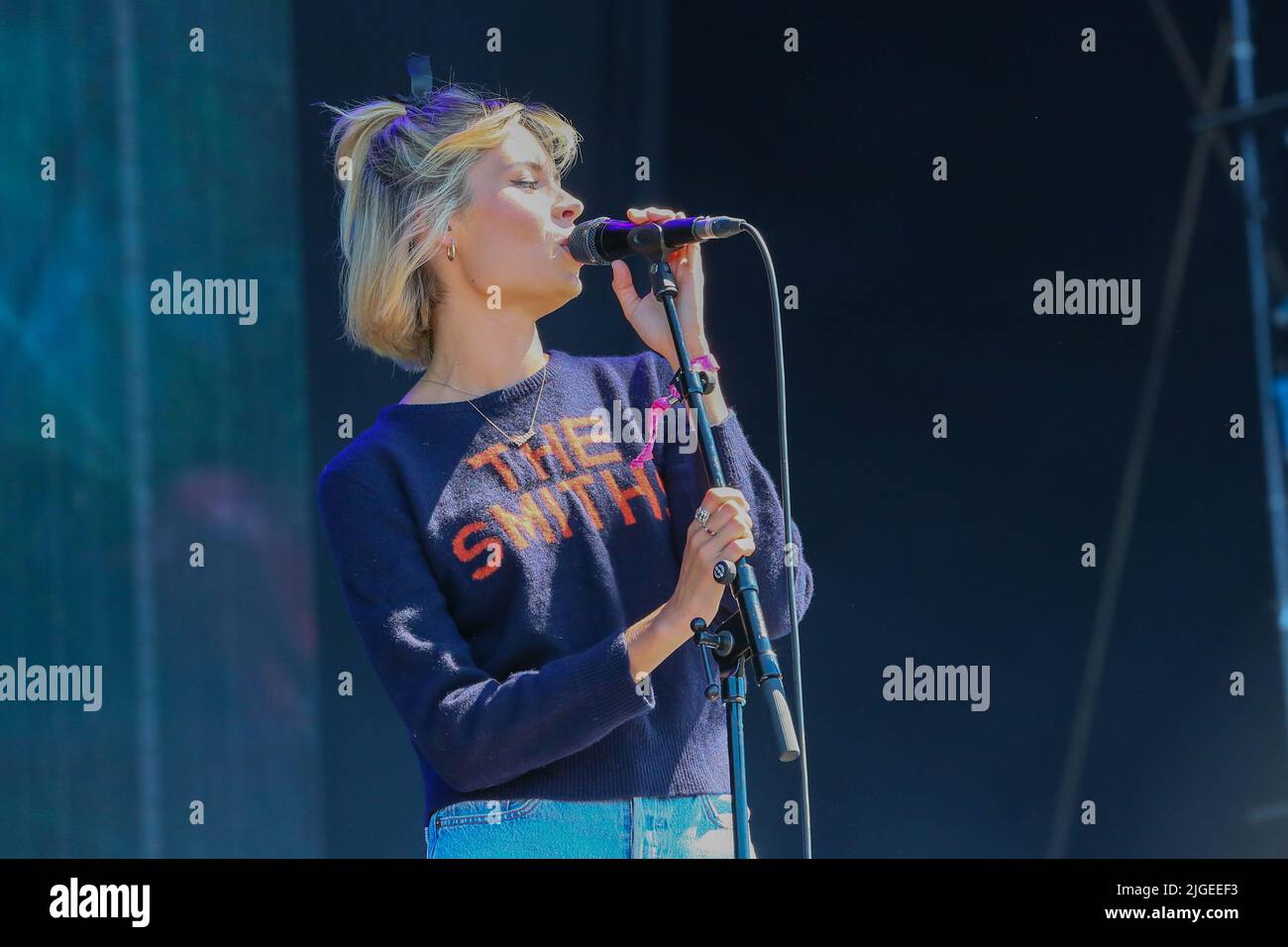 Glasgow, UK. 10th July, 2021. On the third and final day of the TRNSMT music festival held on Glasgow Green, Glasgow, Scotland UK, NINA NISBITT opened the main stage in front of a sell-out maximum capacity audience of 50,000. Credit: Findlay/Alamy Live News Stock Photo