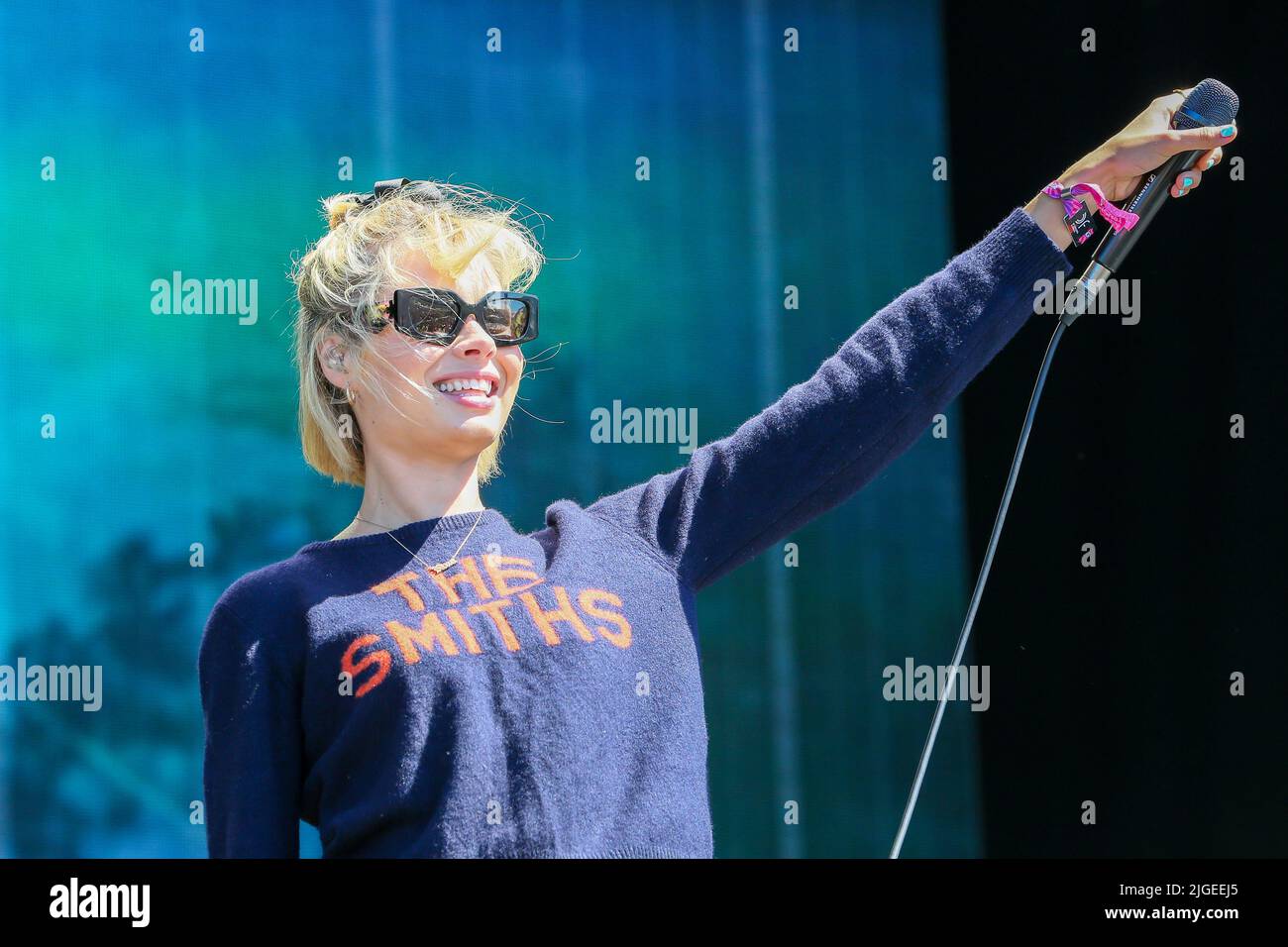 Glasgow, UK. 10th July, 2021. On the third and final day of the TRNSMT music festival held on Glasgow Green, Glasgow, Scotland UK, NINA NISBITT opened the main stage in front of a sell-out maximum capacity audience of 50,000. Credit: Findlay/Alamy Live News Stock Photo