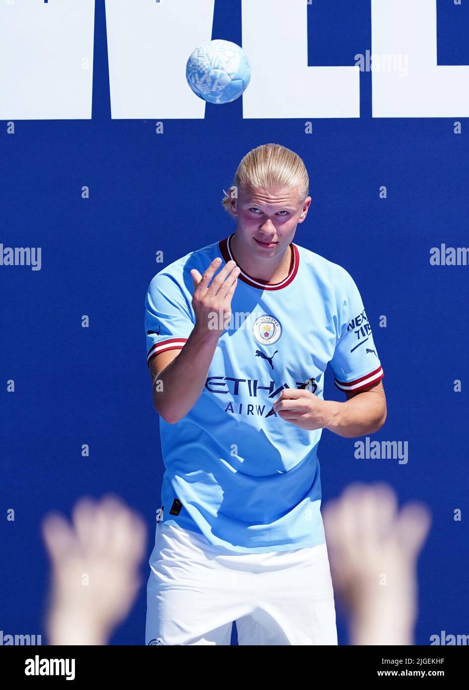 ERLING HAALAND 2023 Manchester City player club card (printed signed