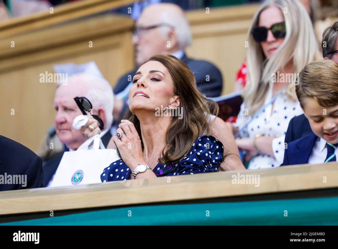 London, UK, 10th July 2022: HRH Catherine, Duchess of Cambridge, during the men´s final at the 2022 Wimbledon Championships at the All England Lawn Tennis and Croquet Club in London. Credit: Frank Molter/Alamy Live news Stock Photo