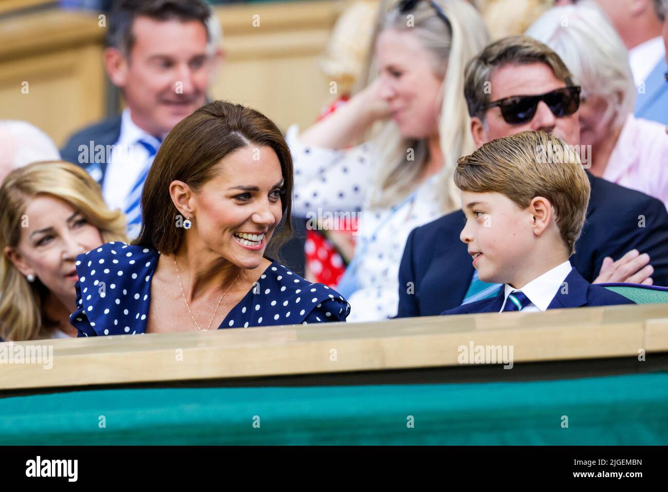 London, UK, 10th July 2022: HRH Catherine (L), Duchess of Cambridge and Prince Louis of Cambridge before the men´s final at the 2022 Wimbledon Championships at the All England Lawn Tennis and Croquet Club in London. Credit: Frank Molter/Alamy Live news Stock Photo