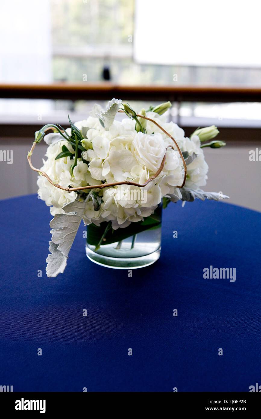 Beautiful centerpieces hi-res stock photography and images - Alamy