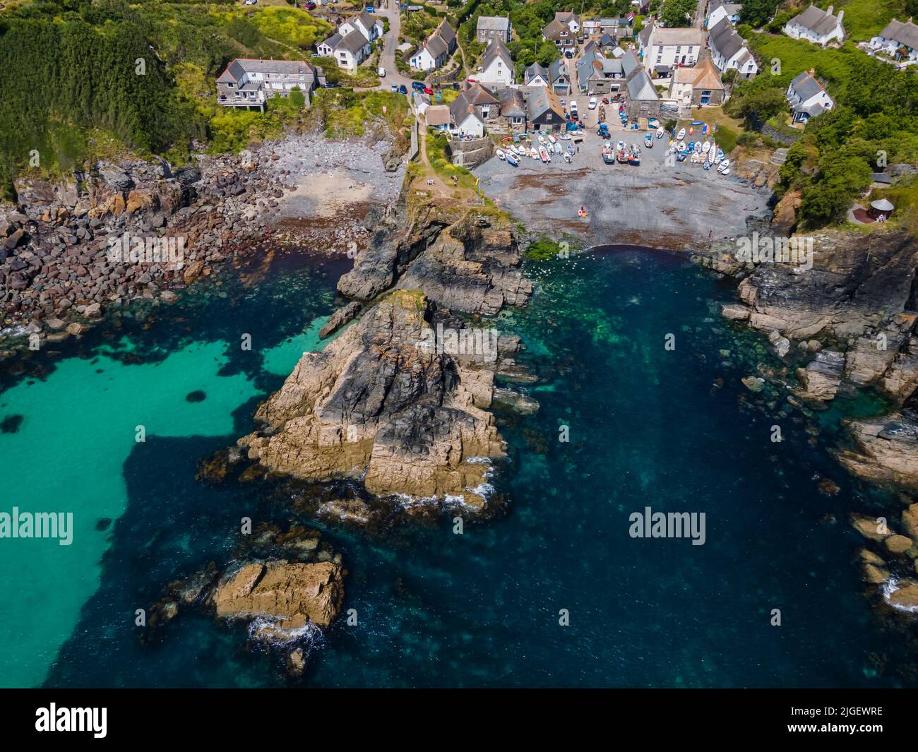 Cadgwith Cove fishing village in Cornwall Stock Photo Alamy