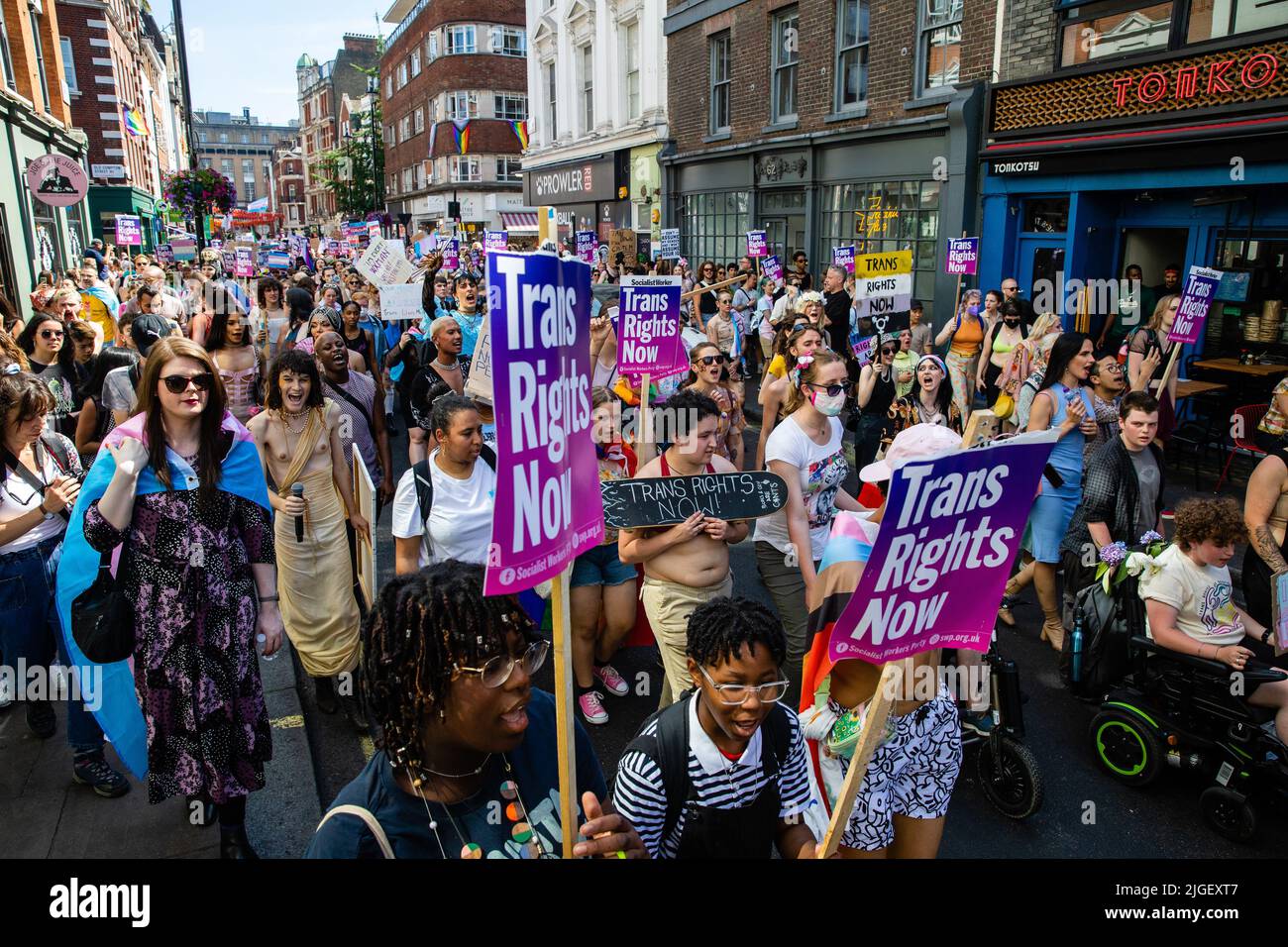 London, UK. 9th July, 2022. Thousands of people pass through Soho on a ...