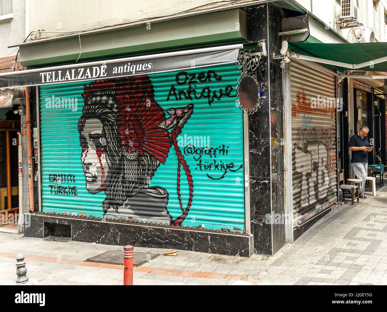 Tellalzade Antique Store front mural. Murals in Istanbul. Street art