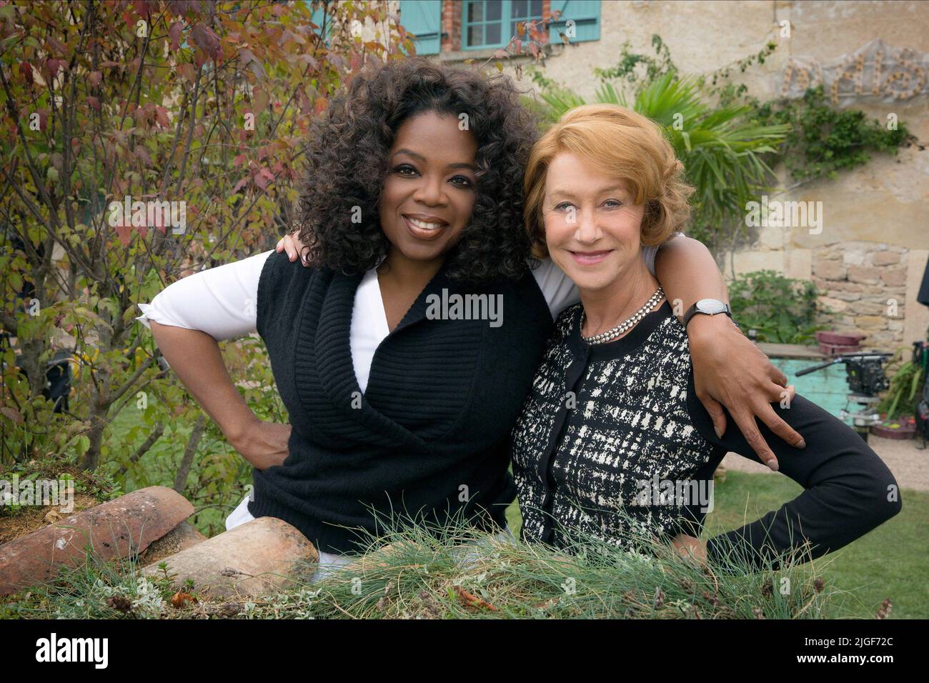 OPRAH WINFREY HELEN MIRREN THE HUNDRED FOOT JOURNEY 2014 Stock Photo oprah-winfrey-helen-mirren-the-hundred-foot-journey-2014-stock-photo