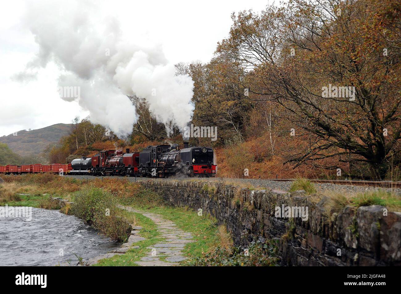 '87' and '138' double heading at Bryn y Felin. Stock Photo