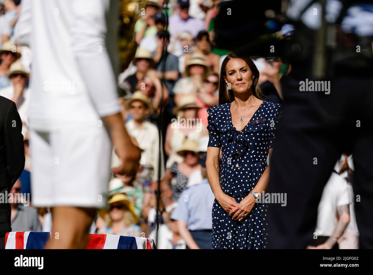 London, UK, 10th July 2022: Novak Djokovic and Catherine, Duchess of Cambridge, after the men´s final at the 2022 Wimbledon Championships at the All England Lawn Tennis and Croquet Club in London. Credit: Frank Molter/Alamy Live news Stock Photo