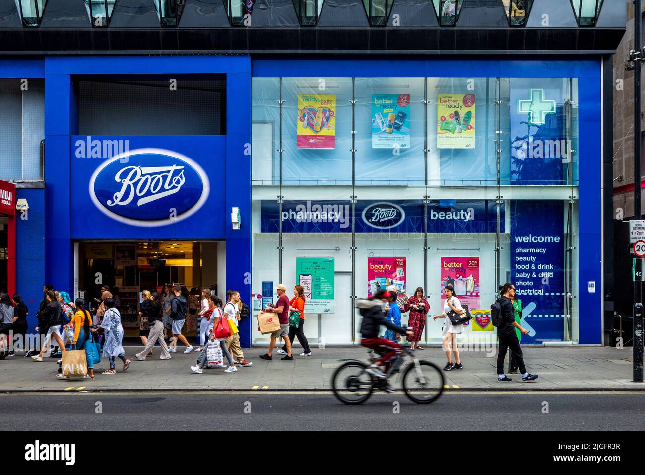 Boots store uk hi-res stock photography and images - Alamy