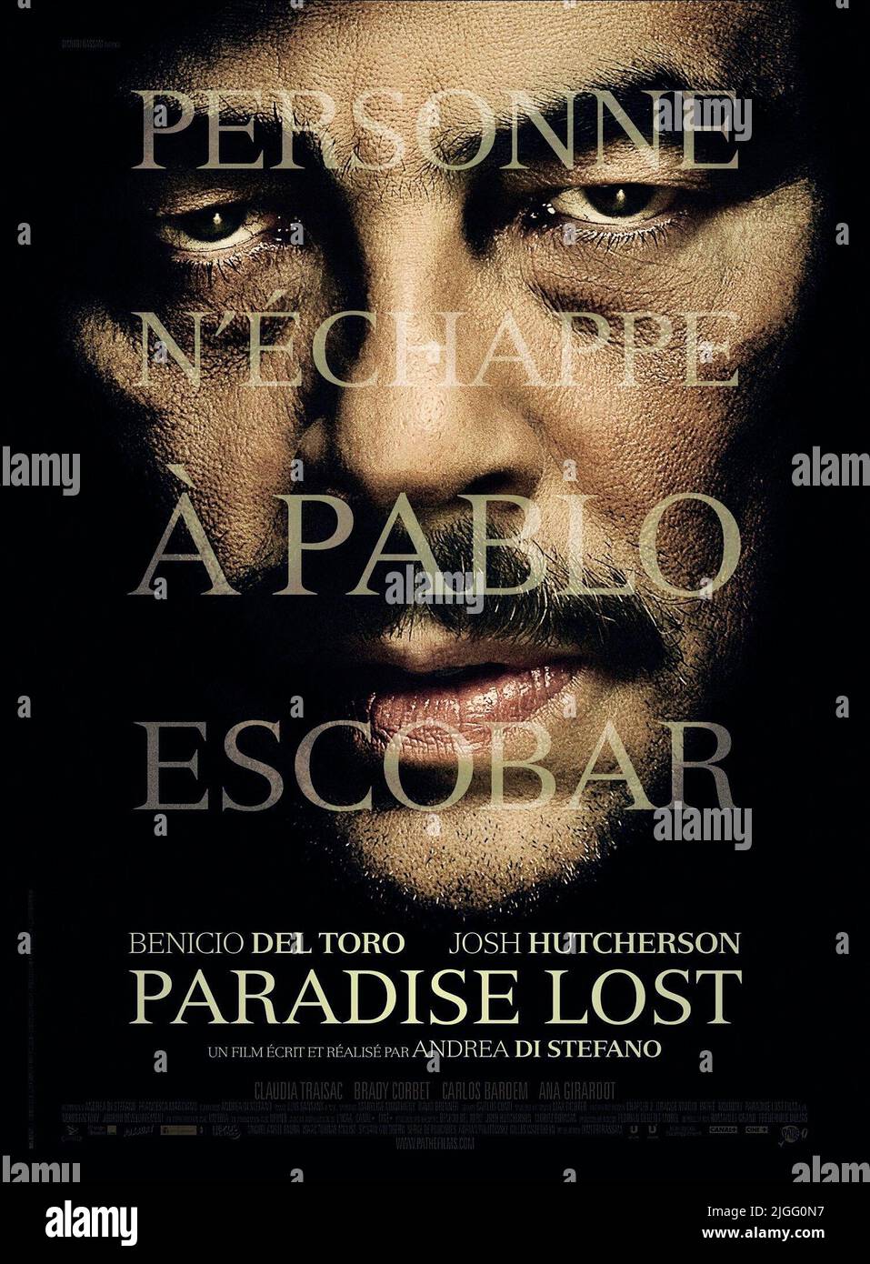 BENICIO DEL TORO POSTER, ESCOBAR PARADISE LOST, 2014 Stock Photo Alamy