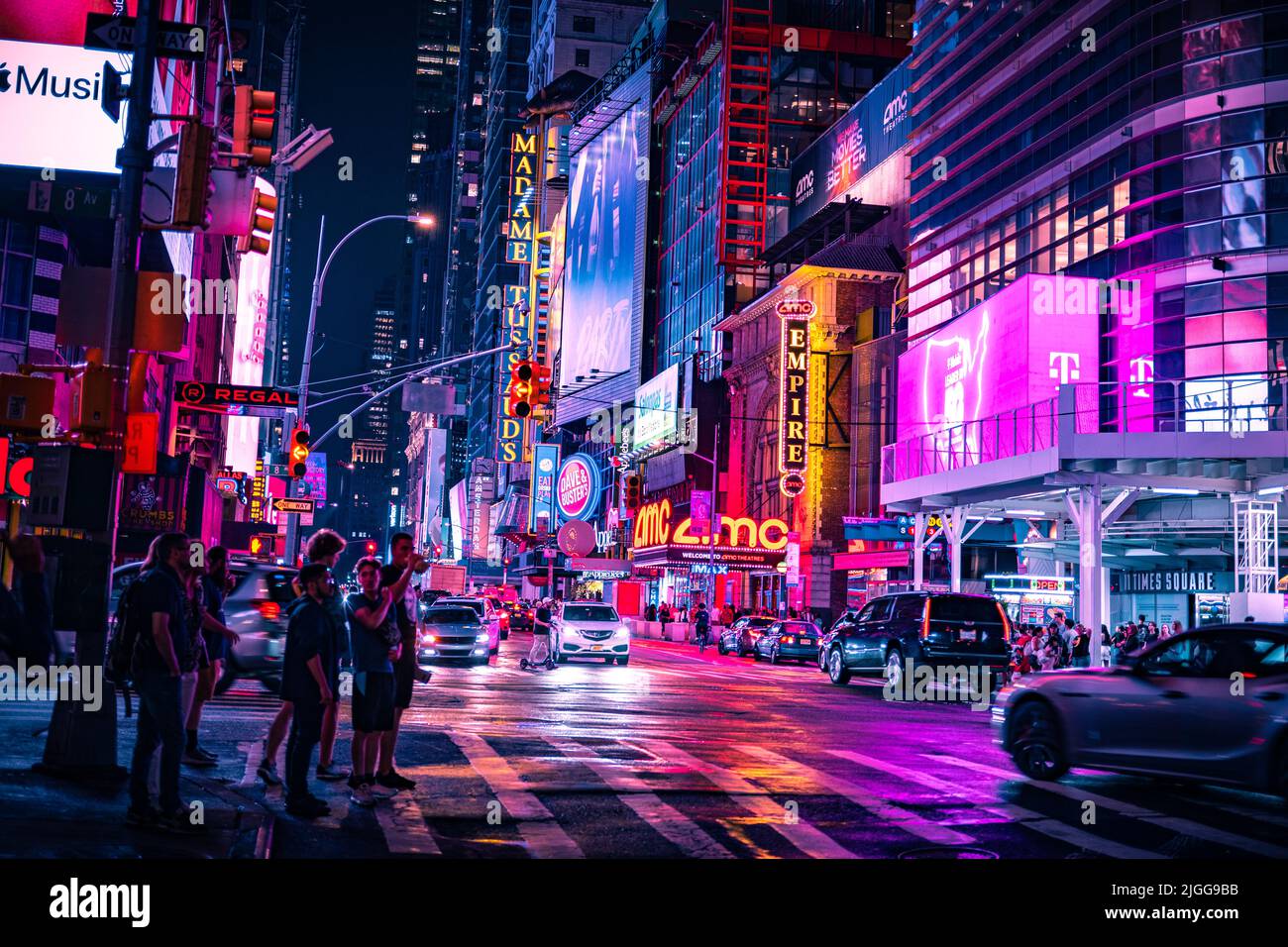 manhattan-streets-at-night-after-rain-close-to-times-square-stock-photo-alamy