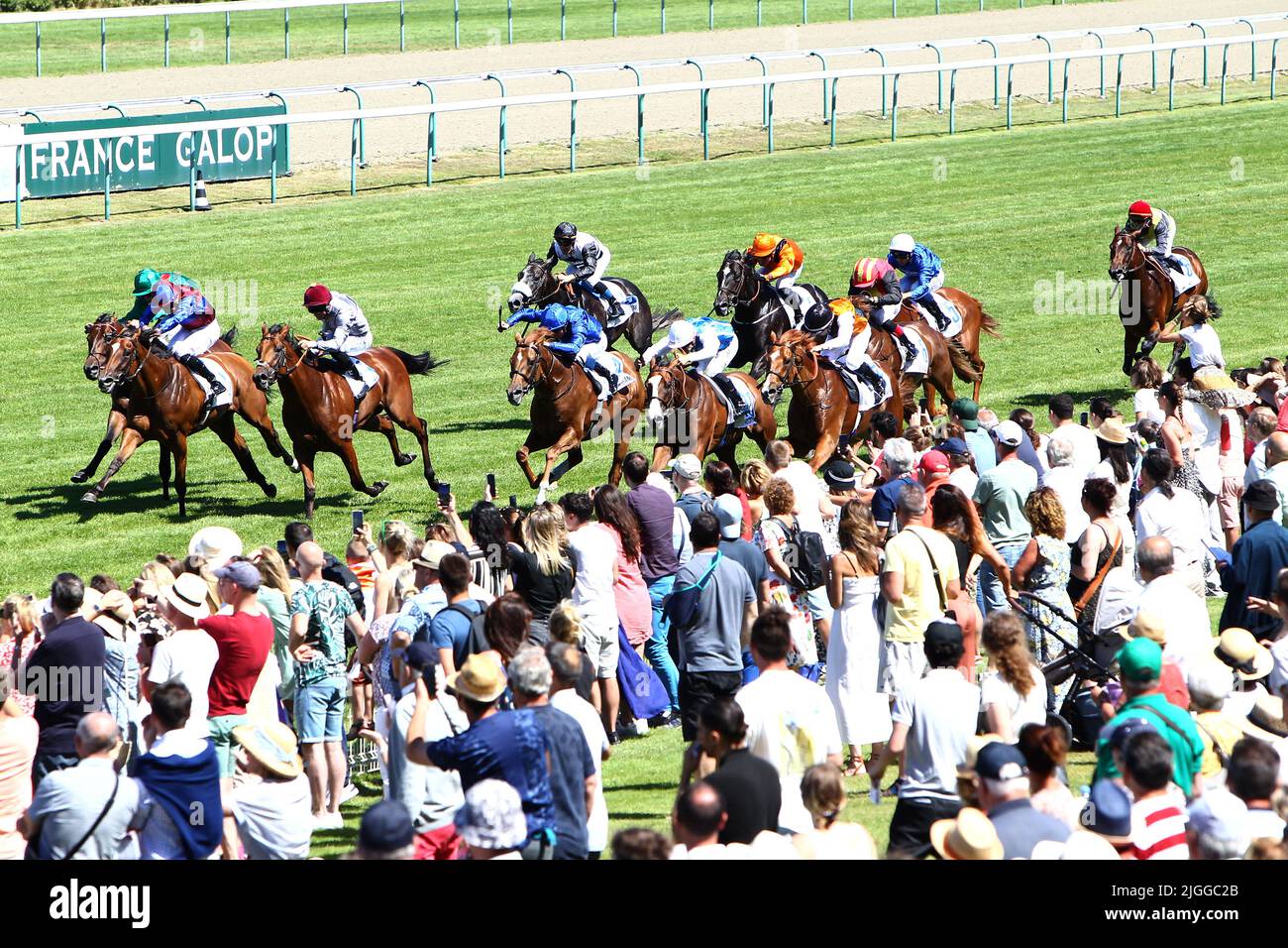 TENEBRISM (Ryan Moore) wins the Haras d'Etreham Prix Jean Prat (Groupe 1) -  Deauville (France), 10.07.2022 - ©Photo Frederic Vernichon (www.vernichonp  Stock Photo - Alamy