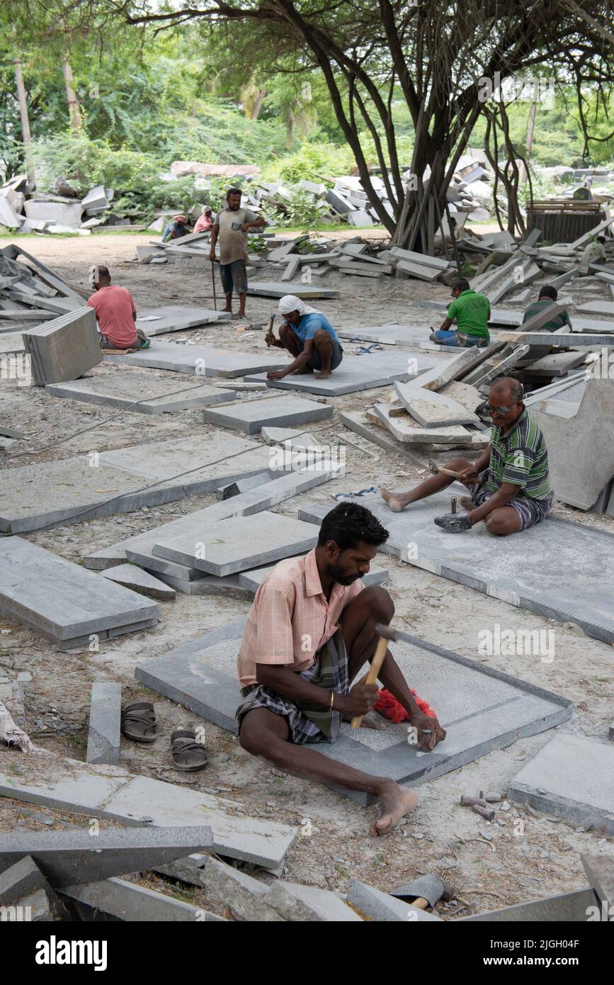July 2022 - Alankuppam, India: Workshop of stone carving in tamil nadu. Stock Photo