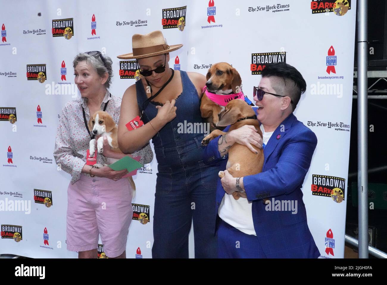 Julie White, Lilly Cooper, Lea Delaria , cast members from POTUS introduce Pups for adoption at the annual Bradway Barks event in Shubert Alley hosted by Bernadette Peters in New York. (Photo by Catherine Nance / SOPA Images/Sipa USA) Stock Photo