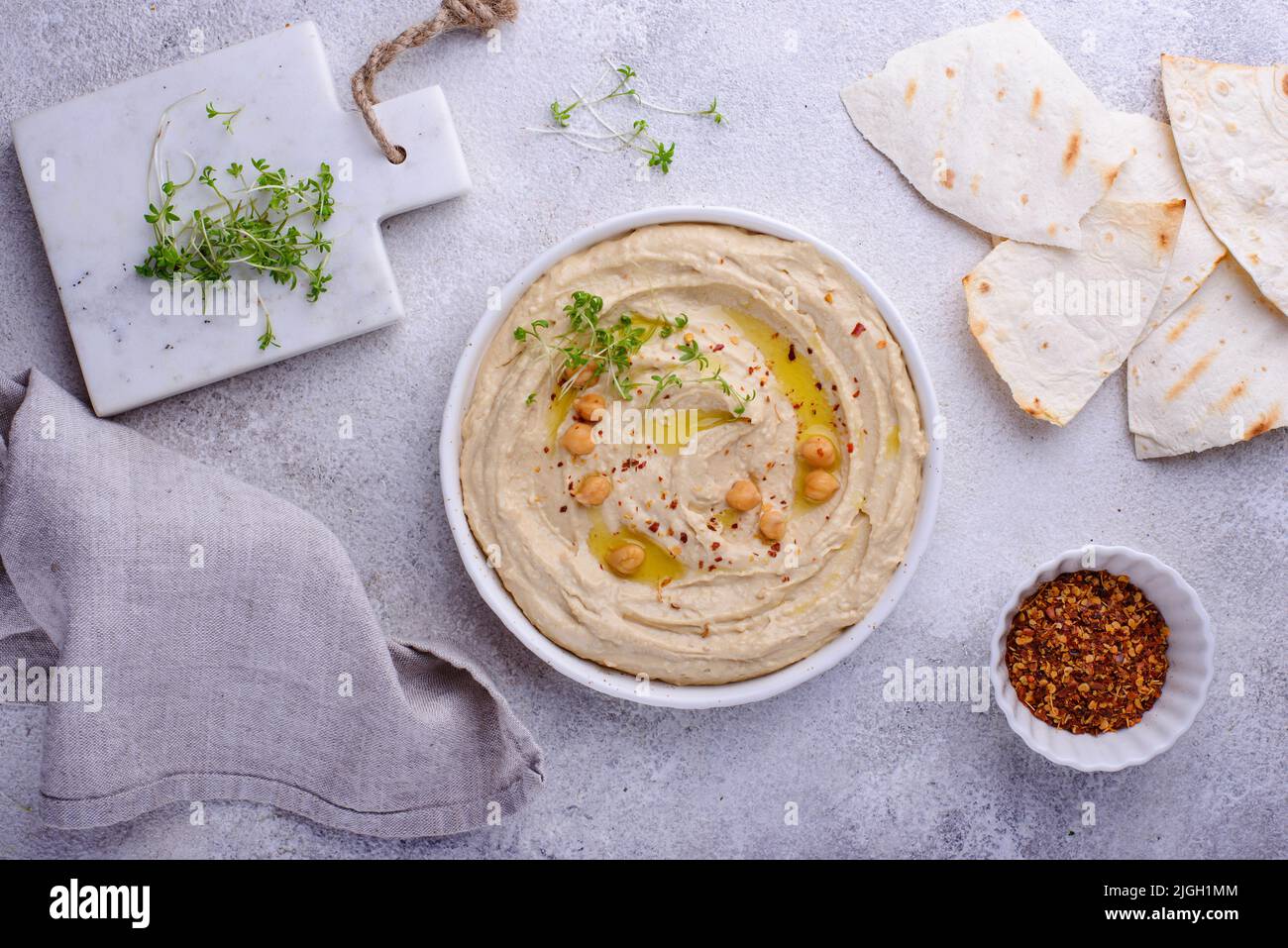 Hummus from chickpeas and pita bread Stock Photo - Alamy