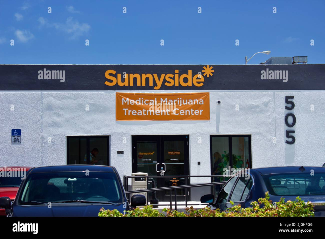 Sunnyside, formerly known as One Plant & 3 Boys Farms in Florida, is a medical marijuana dispensary Stock Photo