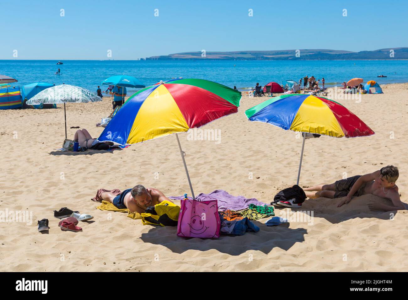 Bournemouth, Dorset UK. 11th July 2022. UK weather: hot and sunny at Bournemouth beaches as beachgoers head to the seaside to enjoy the sun. Credit: Carolyn Jenkins/Alamy Live News Stock Photo