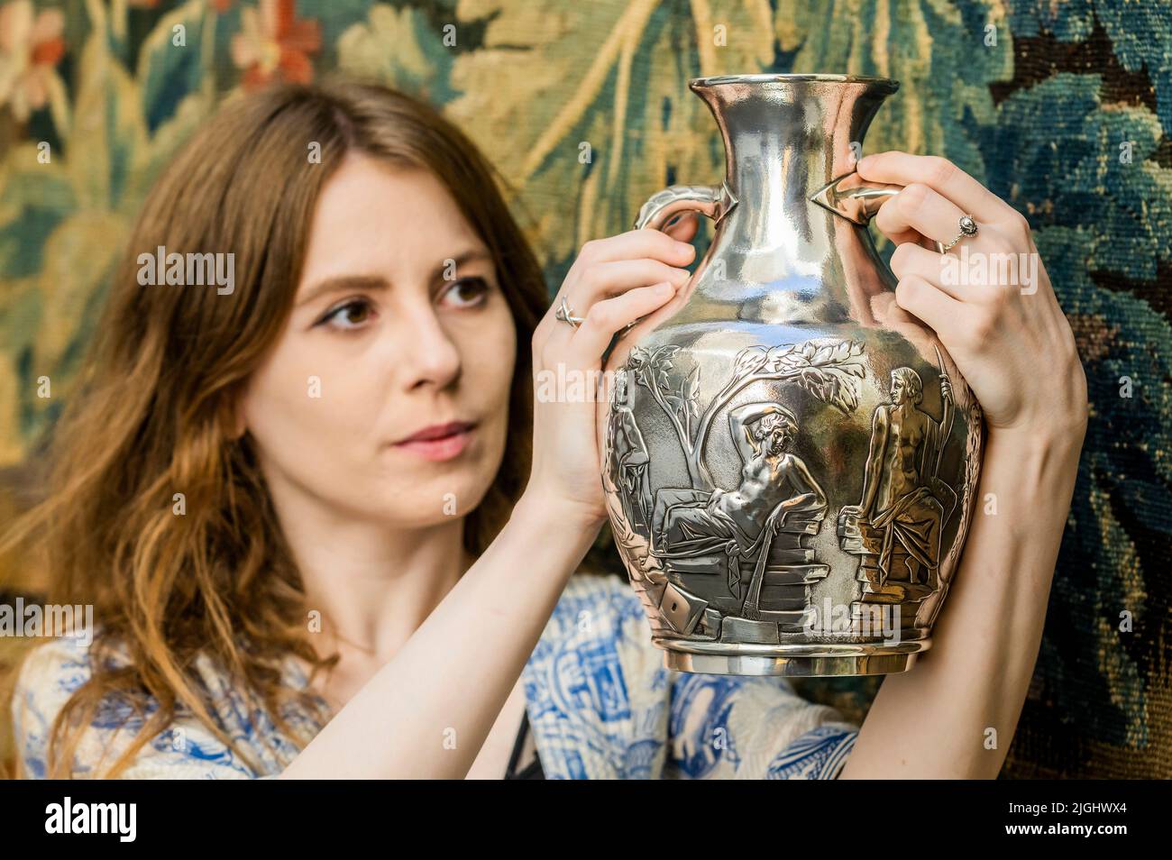London, UK. 11th July, 2022. A silver copy of the Portland Vase Charles Reily & George Storer, London 1845, est £4,000 - £6,000 - The Grand Tour sale at Bonhams New Bond Street. The sale itself will take place on Thursday 14 July in London Credit: Guy Bell/Alamy Live News Stock Photo