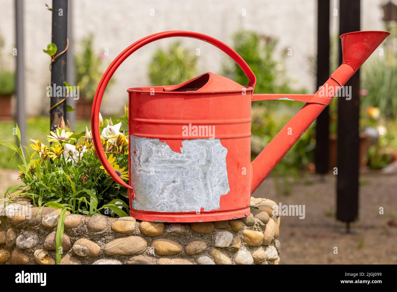 Watering can planter hires stock photography and images Alamy