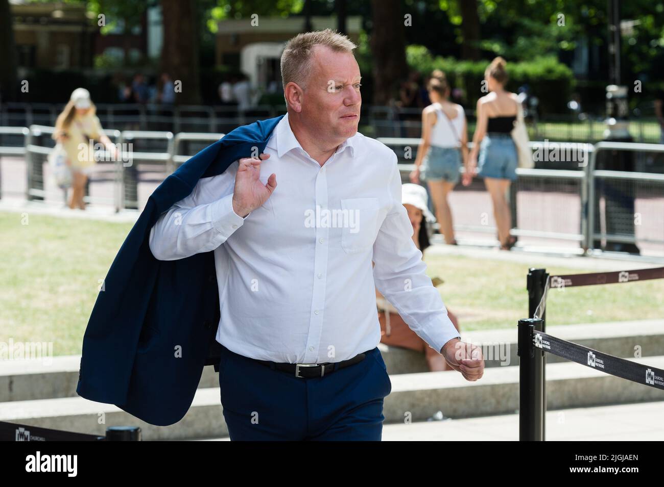 London, UK. 11th July, 2022. Lord Frost arrives at the Churchill War Rooms in Westminster to take part in unveiling of the tax cut manifesto event organised by Conservative Way Forward campaigning group. The detailed timetable of the contest to find Boris Johnson's successor following his resignation as the leader of the Conservative Party will be set following the election of a new 1922 Committee executive on Monday evening. Credit: Wiktor Szymanowicz/Alamy Live News Stock Photo