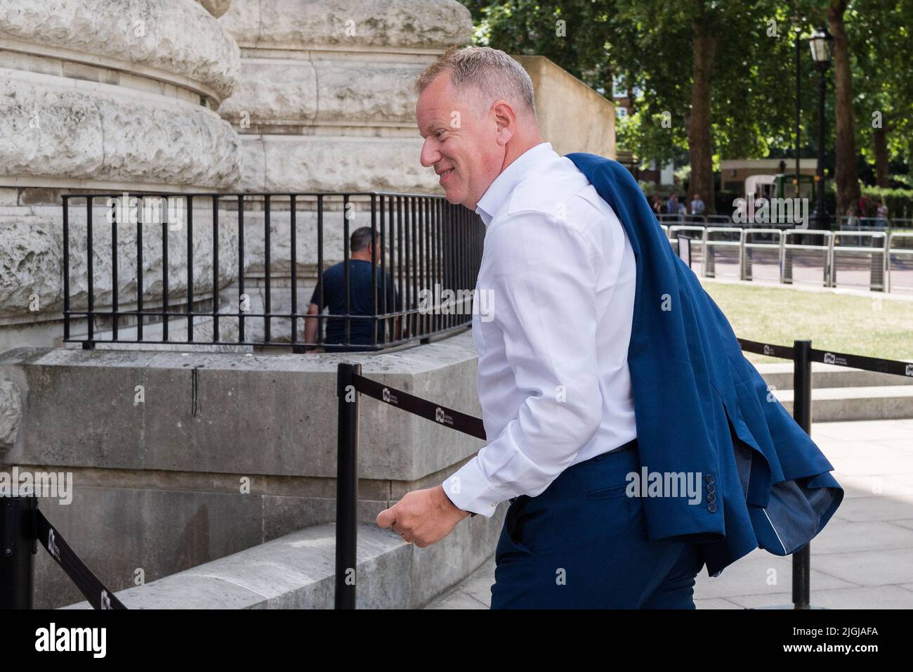 London, UK. 11th July, 2022. Lord Frost arrives at the Churchill War Rooms in Westminster to take part in unveiling of the tax cut manifesto event organised by Conservative Way Forward campaigning group. The detailed timetable of the contest to find Boris Johnson's successor following his resignation as the leader of the Conservative Party will be set following the election of a new 1922 Committee executive on Monday evening. Credit: Wiktor Szymanowicz/Alamy Live News Stock Photo