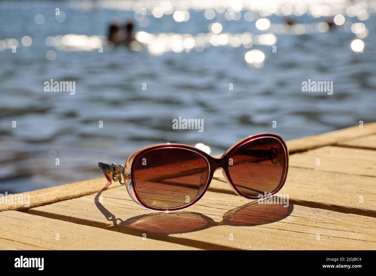View beach in reflection sunglasses stock photography images - Alamy