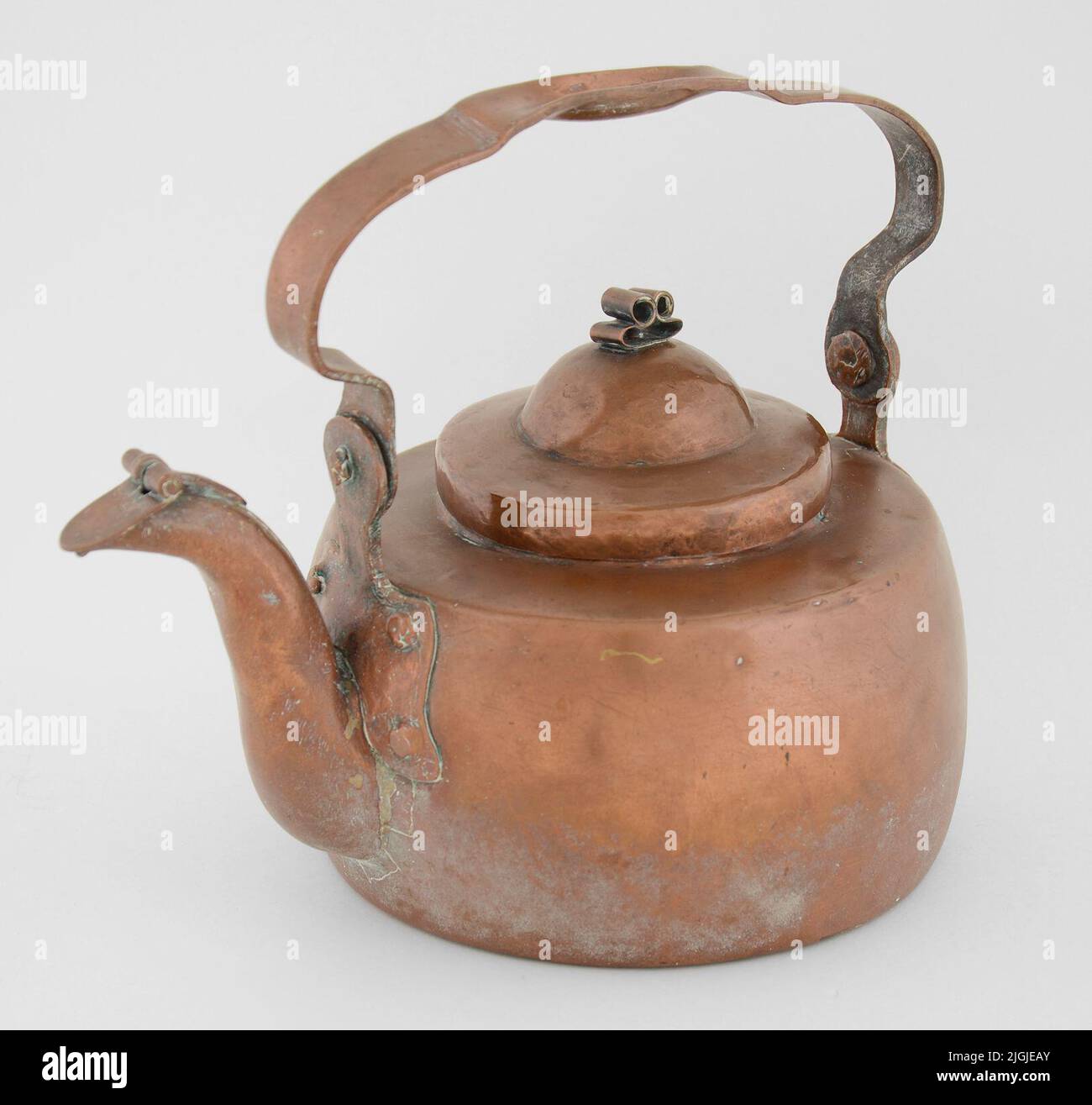 Kaffepanna Copper coffee pan with copper handle. The rivet heads of