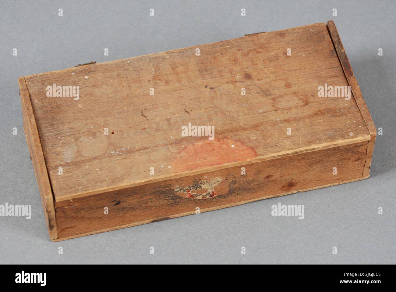 Cigarrask Packaging For Cigars Rectangular Of Hardwood Lid With Two cigarrask-packaging-for-cigars-rectangular-of-hardwood-lid-with-two