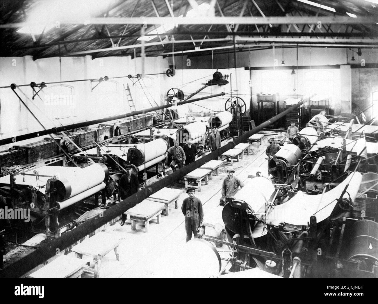 Pappersbruk Paper machines with sheet seal by hand in Djupafors factory