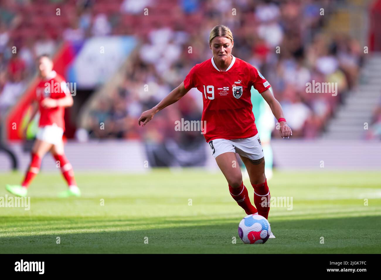 Southampton, UK. 11th July, 2022. Southampton, England, July 11th 2022: Verena Hanshaw (19 Austria) controls the ball during the UEFA Womens Euro 2022 group A football match between Austria and Northern Ireland at St. Marys Stadium in Southampton, England. (Daniela Porcelli /SPP) Credit: SPP Sport Press Photo. /Alamy Live News Stock Photo