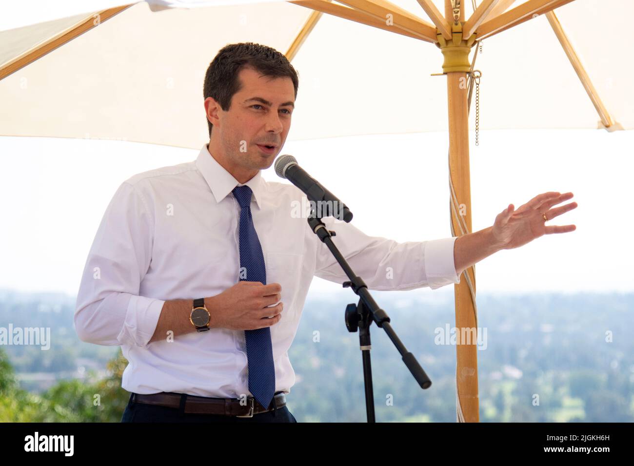 Democratic Presidential Candidate and current United States Secretary of Transportation Pete Buttigieg speaks at an event in California. Stock Photo