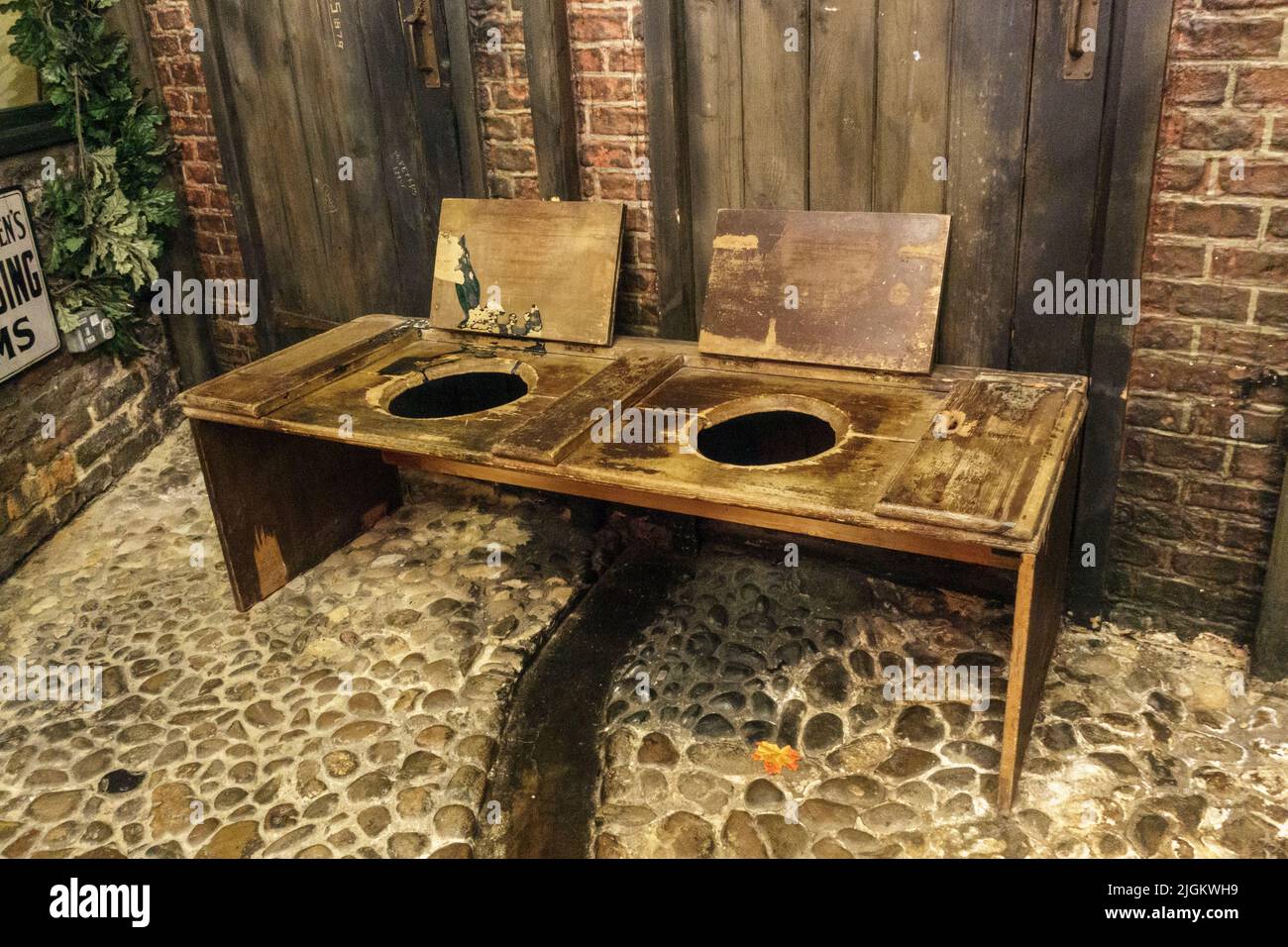 Toilet house museum hi-res stock photography and images - Alamy