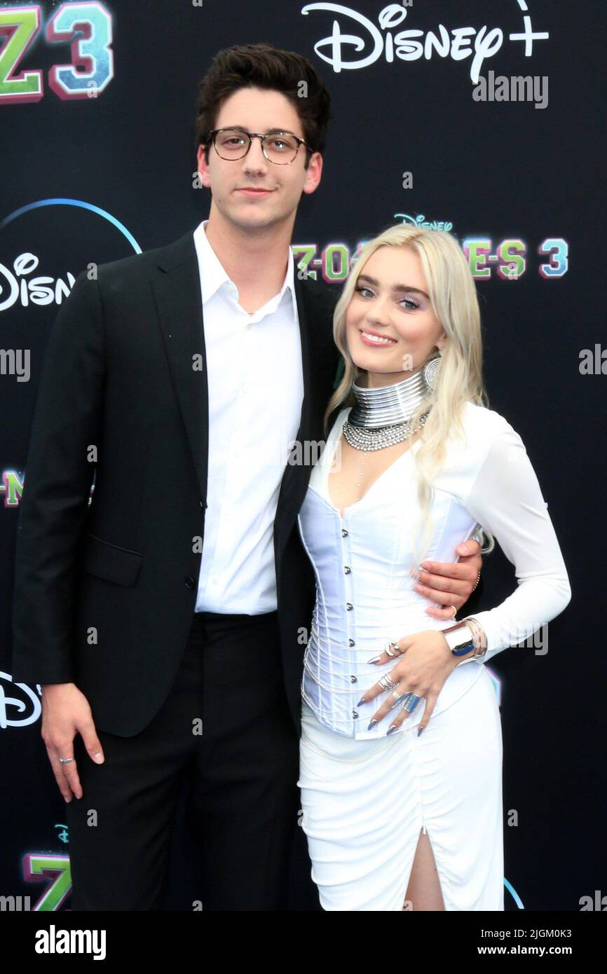 Santa Monica, CA. 9th July, 2022. Milo Manheim, Meg Donnelly at arrivals for ZOMBIES 3 Premiere, Barker Hangar, Santa Monica, CA July 9, 2022. Credit: Priscilla Grant/Everett Collection/Alamy Live News Stock Photo