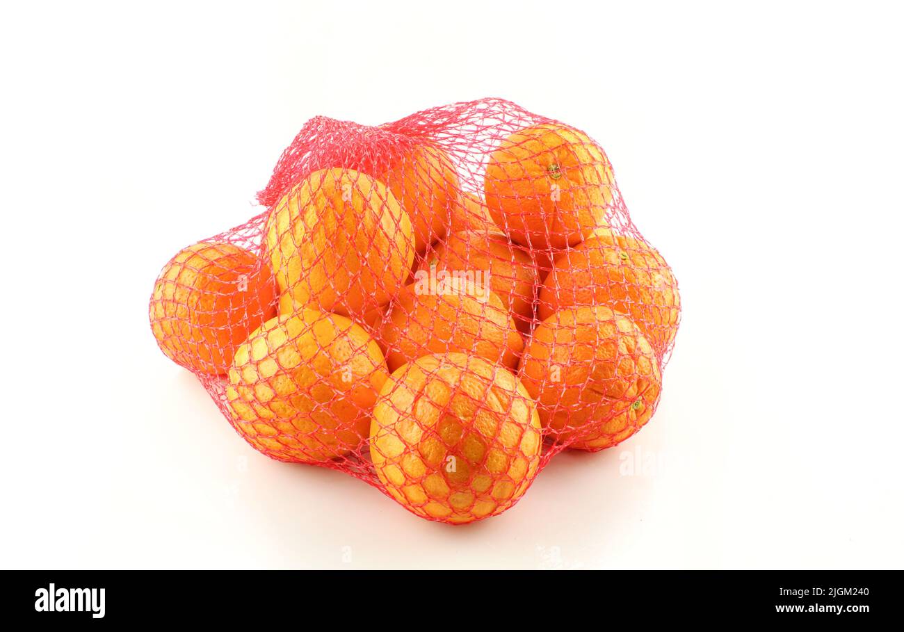 https://c8.alamy.com/comp/2JGM240/oranges-in-red-net-bag-isolated-on-white-background-2JGM240.jpg