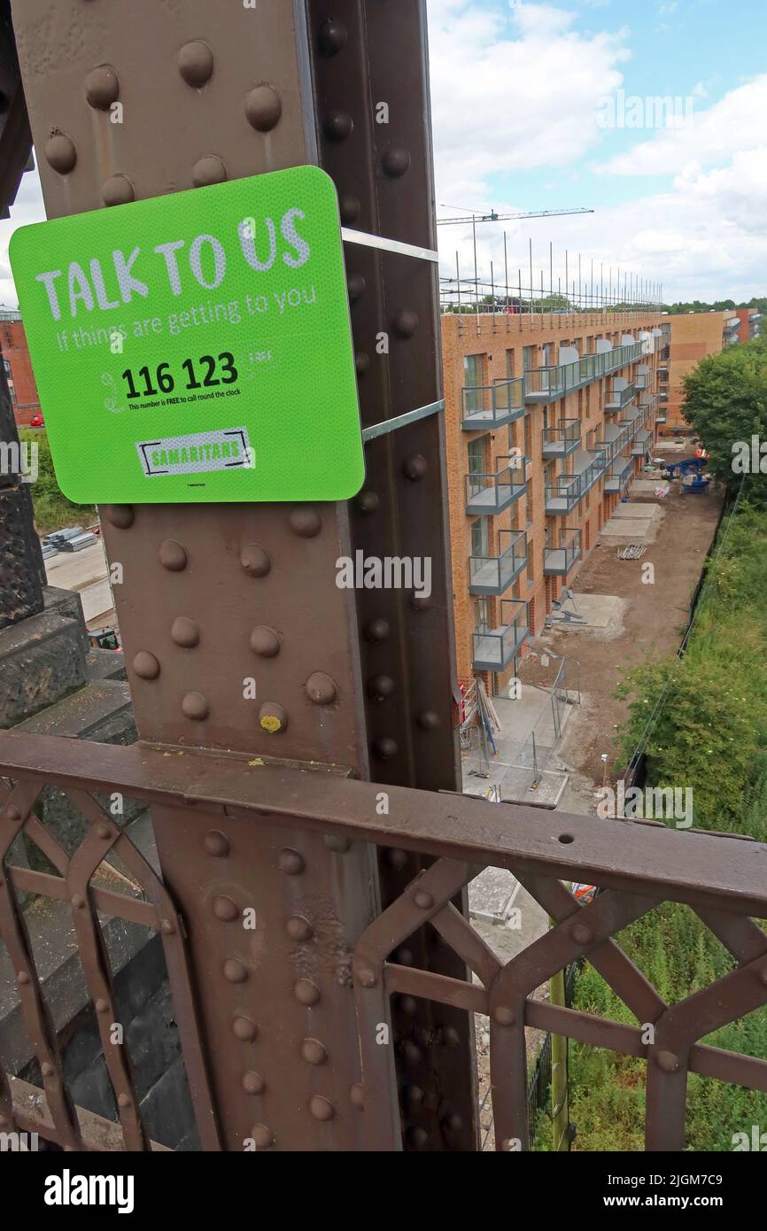 Don't jump Talk to us, Samaritans Cantilever Bridge ,Latchford , Warrington, Cheshire, England, UK, WA4 Stock Photo