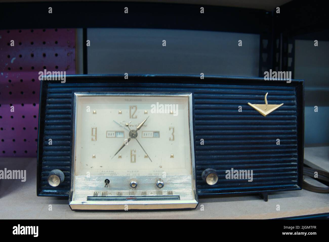 Vintage clock radio hires stock photography and images Alamy
