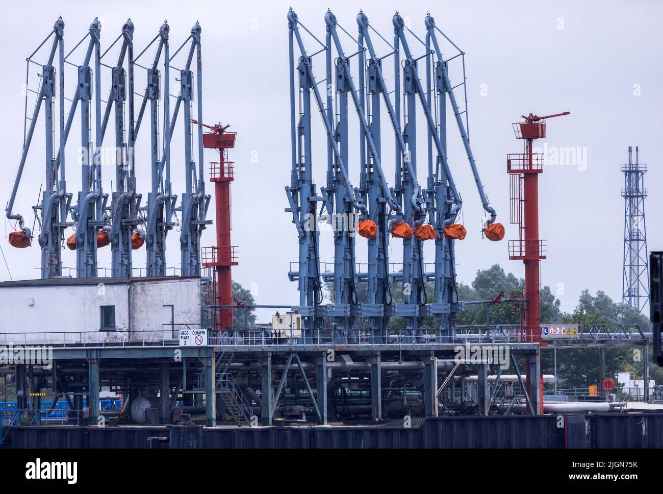 Rostock, Germany. 08th July, 2022. The loading facilities in the port of Rostock. In the first half of 2022, the overseas port was able to maintain the record result for cargo handling from the previous year. In the first six months, 14.4 million tons had been loaded. According to the annual report, the passage figures have also recovered from the slump in the Corona pandemic. Credit: Jens Büttner/dpa/Alamy Live News Stock Photo