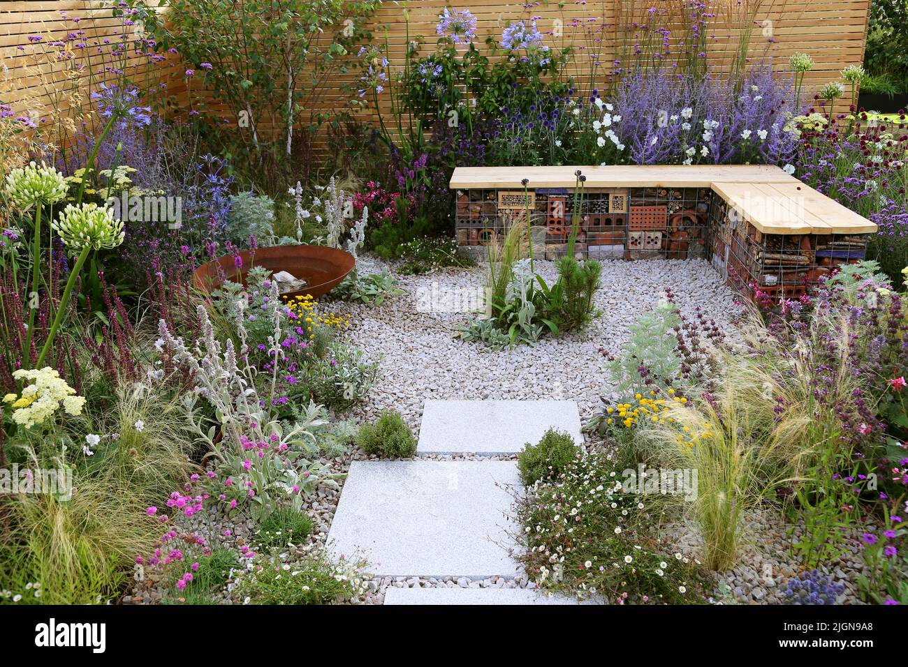 Turfed Out (Hamzah-Adam Desai, Silver Medal), Get Started Garden, RHS Hampton Court Palace Garden Festival 2022, London, England, UK, Europe Stock Photo